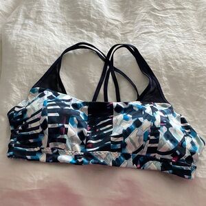 Athleta Blue and white Geometric Sports Bra size M